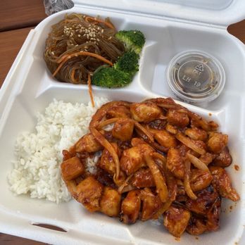Bowl House - Spicy Chicken Plate! - Asian Fusion Near Me - La Verne, California Bowl House - Spicy Chicken Plate! - Asian Fusion Near Me - La Verne, California