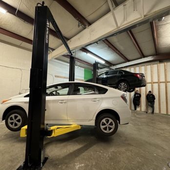 Elite Auto Repairs - Hard working mechanics in action! Reach out by phone to get in contact with us. No website but text/phone works great! - Auto Repair Near Me - Manassas, Virginia