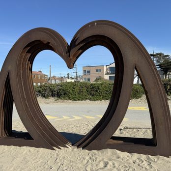 Big Art Loop - Wave heart - Public Art Near Me - San Francisco, California Big Art Loop - Wave heart - Public Art Near Me - San Francisco, California