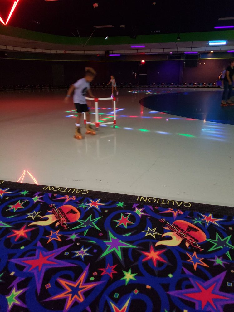HOT WHEELS SKATE CENTER 16 Photos & 26 Reviews 228 Farm Ridge Dr NE