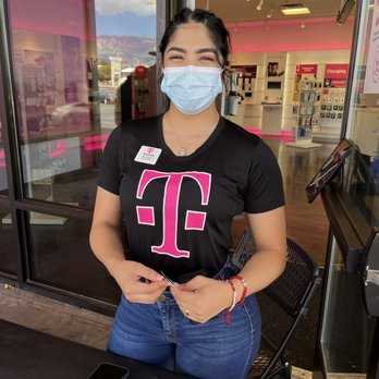 T-Mobile - Giselle is awesome! - Mobile Phones Near Me - Albuquerque, New Mexico