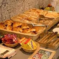 Hotel Lauria - El desayuno buffet, los croissants están increíbles!