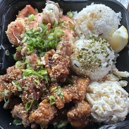 Combination plate garlic chicken and shrimp Combination plate garlic chicken and shrimp