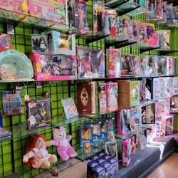 Rogue Toys - Girls vintage toys