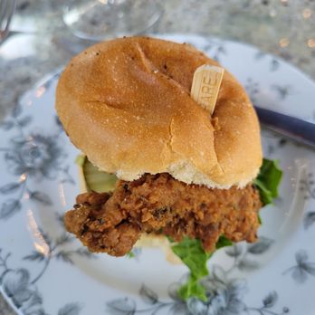 South Bar & Kitchen - Fried chicken slider - Cajun/Creole Near Me - Pompano Beach, Florida South Bar & Kitchen - Fried chicken slider - Cajun/Creole Near Me - Pompano Beach, Florida