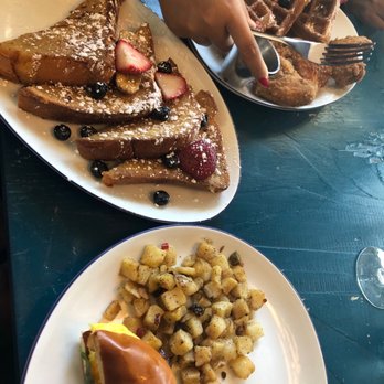 Breakfast At Barneys - Breakfast & Brunch Near Me - Atlanta, Georgia Breakfast At Barneys - Breakfast & Brunch Near Me - Atlanta, Georgia