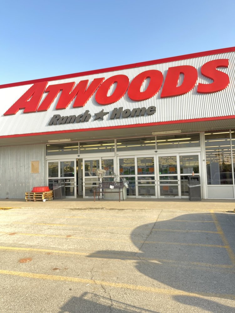 ATWOOD’S TOWN & COUNTRY Updated September 2024 11 Photos 806 E