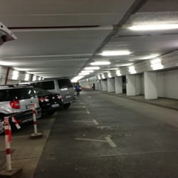 Parkgarage Berlin Ostbahnhof - Recht hell und nicht ganz sooo sauber ;)