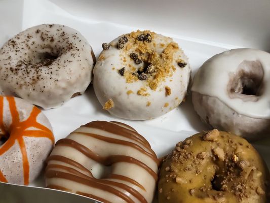 Federal Donuts & Chicken South Street by null