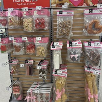PetSmart - Valentine's Day gifts for the pet love of your life. It'll be here before you know it. - Pet Training Near Me - Shreveport, Louisiana