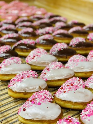 Amigos Donuts by null