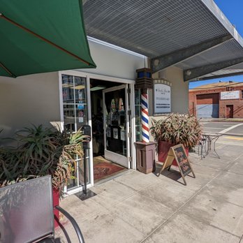 Charles Blades Barber Shop - Entrance - Barbers Near Me - Oakland, California Charles Blades Barber Shop - Entrance - Barbers Near Me - Oakland, California