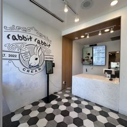 Rabbit Rabbit Cream - Inside view