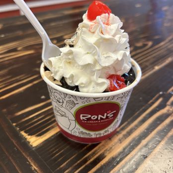 Ron's Gourmet Ice Cream - 9.95 and looks small sundae - Ice Cream & Frozen Yogurt Near Me - Dedham, Massachusetts