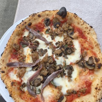 Spacca Napoli - Sausage, mushrooms & 1/2 anchovies - Pizza Near Me - Chicago, Illinois Spacca Napoli - Sausage, mushrooms & 1/2 anchovies - Pizza Near Me - Chicago, Illinois