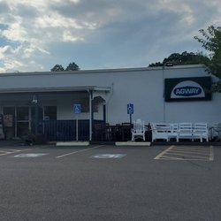 Smithland Pet & Garden Center-formerly Agway of North Haven