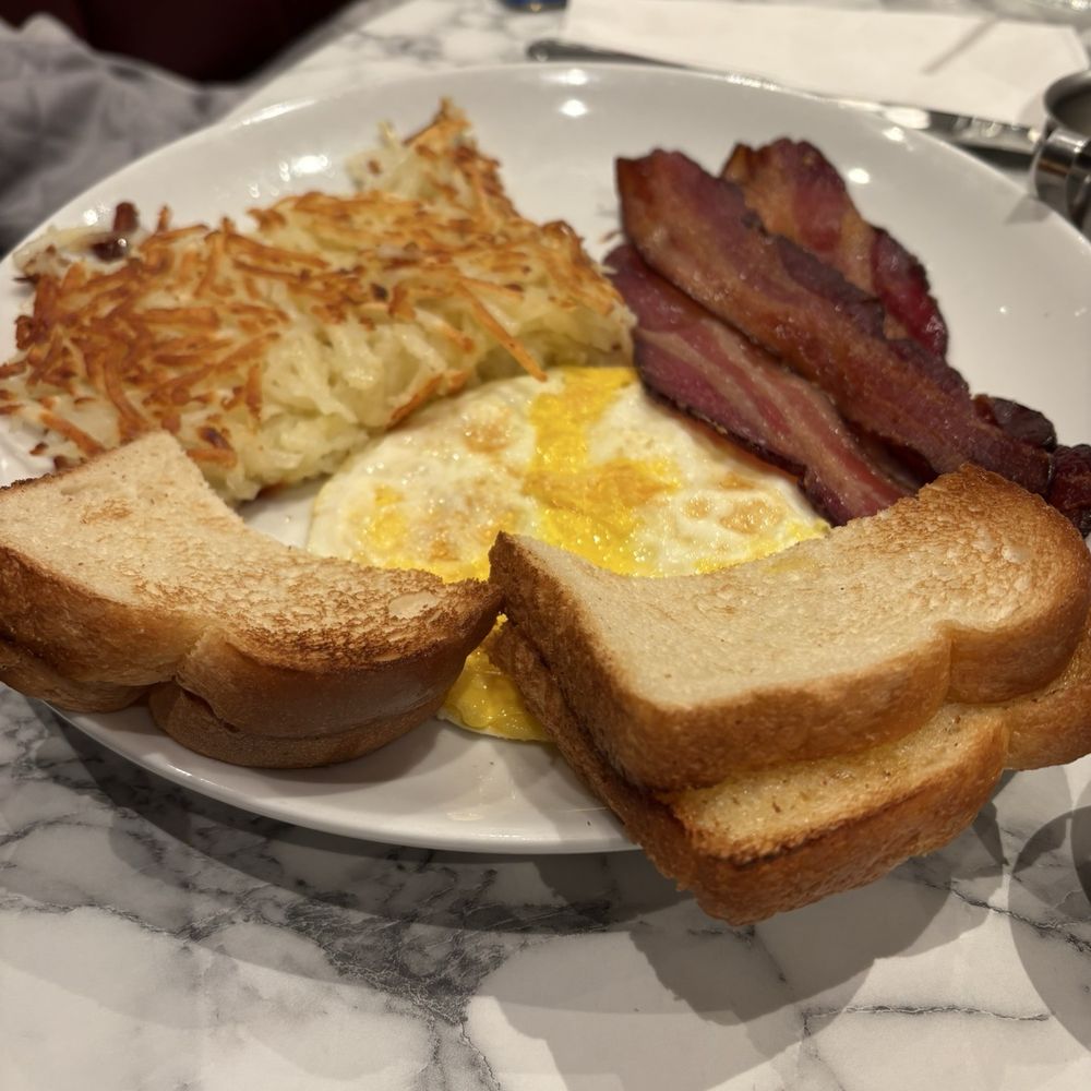 Du-par's Restaurant and Bakery - Sunrise breakfast with bacon - American Near Me - Las Vegas, Nevada Du-par's Restaurant and Bakery - Sunrise breakfast with bacon - American Near Me - Las Vegas, Nevada