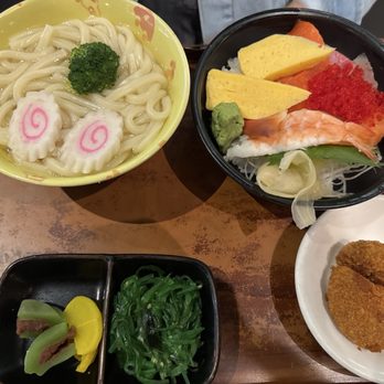 Toku Japanese Restaurant - Mini Chawan Mushi and Udon Set - Japanese Near Me - Richmond, British Columbia Toku Japanese Restaurant - Mini Chawan Mushi and Udon Set - Japanese Near Me - Richmond, British Columbia