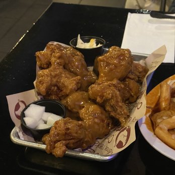Pelicana chicken - Crispy Fried Chicken with Honey Garlic Sauce - Korean Near Me - Philadelphia, Pennsylvania