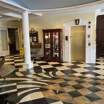 The Marshall House - Lobby - Hotels Near Me - Savannah, Georgia