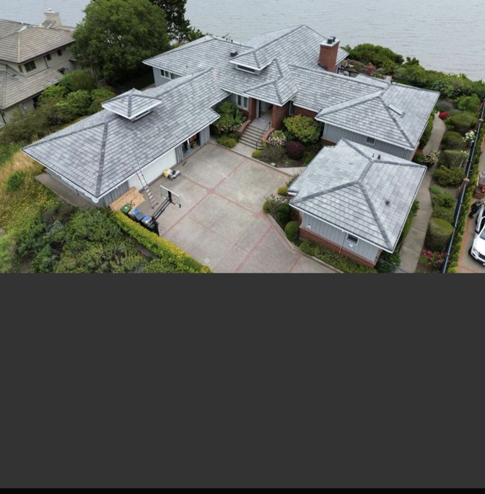 Slide of Caliglo Roofing