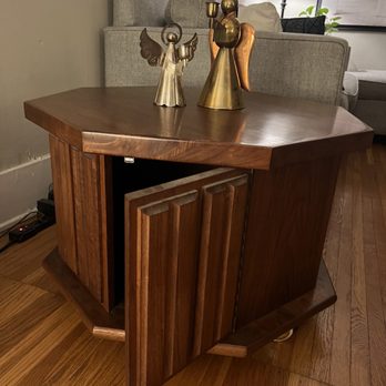 Golden Rabbit Estate Sales - Side table - Estate Liquidation Near Me Golden Rabbit Estate Sales - Side table - Estate Liquidation Near Me