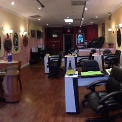 It is a very Cozy & Cute nail salon!