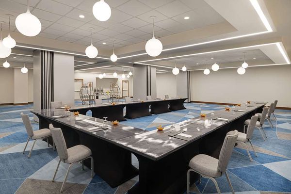 Hyatt Regency Los Angeles International Airport by null
