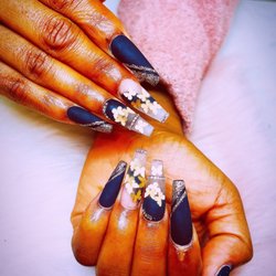 Bella Nails & Spa - By Evon