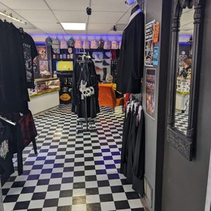 7 MILE FAIR - Updated June 2025 - 21 Photos - 2720 W 7 Mile Rd