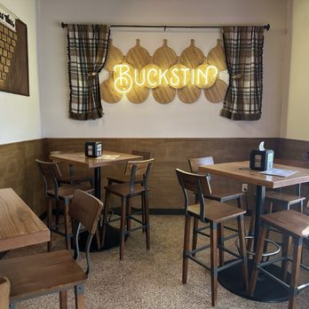 Buckstin Brewing - Nederland - Cozy - Pizza Near Me - Nederland, Texas