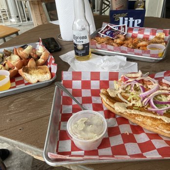 The Nauti Oar - stone crab claws , Fish Sandwich & Peel Em Shrimp - Bars Near Me - Port Richey, Florida