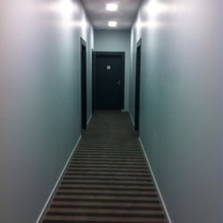 Résidence de la Plage Odalys - Couloir dans la partie restaurée. Sobre et moderne.