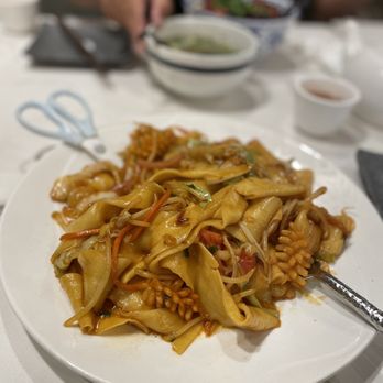 Highland Noodles - Seafood stir fry w/ wide flat noodles - Noodles Near Me - Milpitas, California