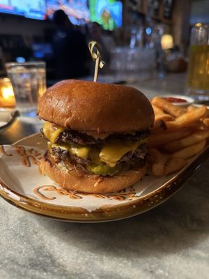 Goldie’s Tavern by null