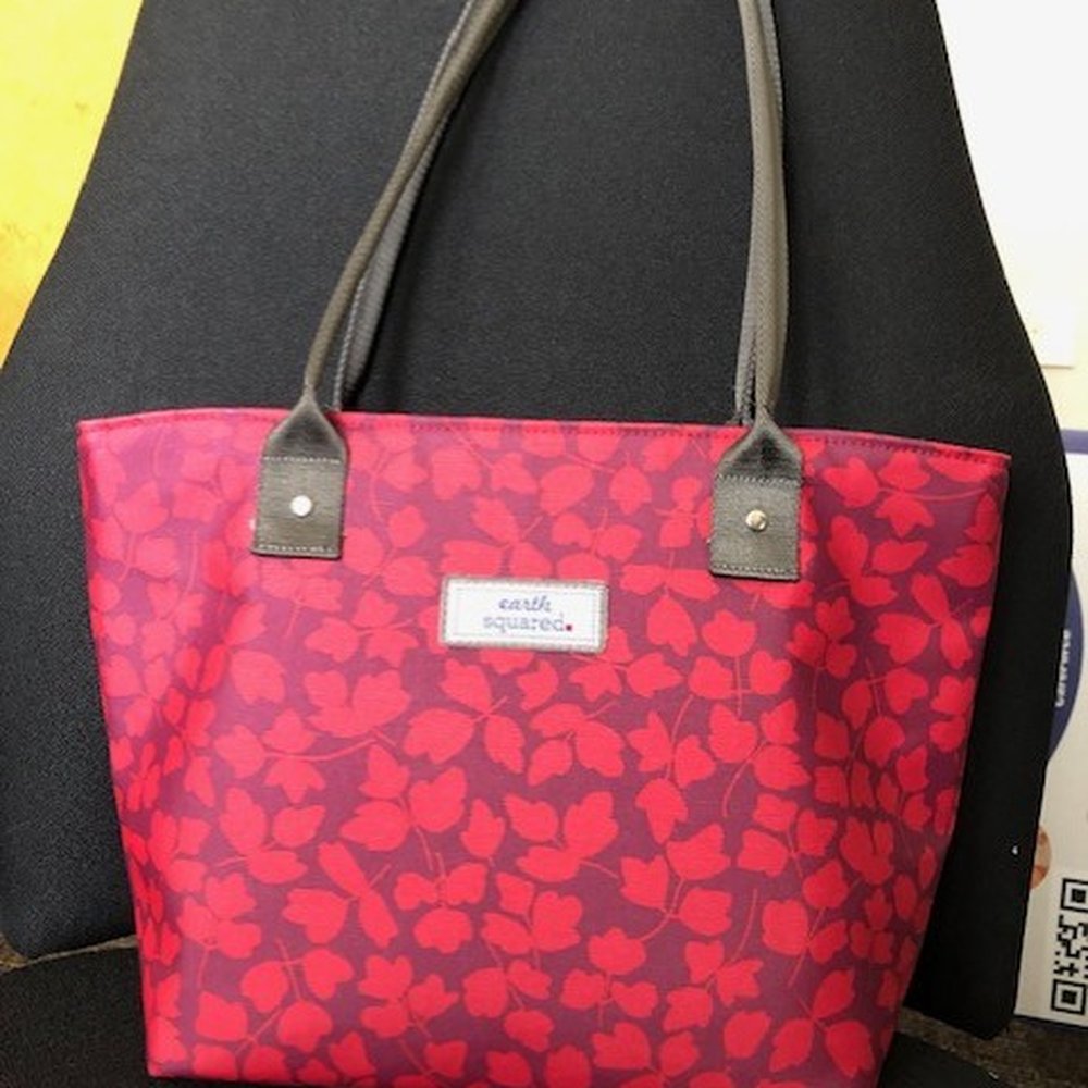 Zumbido Gifts - Fairtrade Earth Squared purse from the UK for under $50! - Gift Shops Near Me - Eureka, California Zumbido Gifts - Fairtrade Earth Squared purse from the UK for under $50! - Gift Shops Near Me - Eureka, California