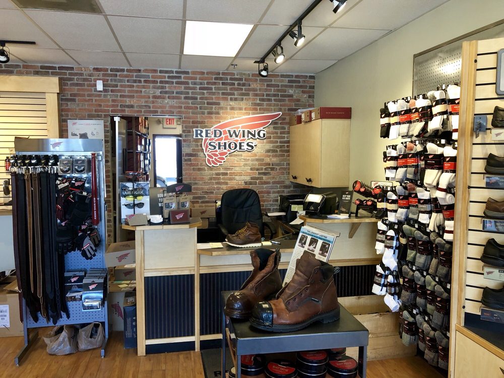 RED WING SHOE STORE Updated May 2024 3821 S 108th St, Greenfield