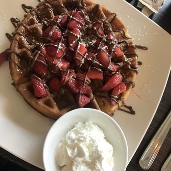 Jelly Cafe - Belgian waffle with strawberries and Nutella - Breakfast & Brunch Near Me - Palatine, Illinois