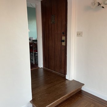 Farrell Wills Wood Floors - Entryway after Farrell rebuilt it, with wood to match the original floors. - Flooring Near Me - Burlingame, California Farrell Wills Wood Floors - Entryway after Farrell rebuilt it, with wood to match the original floors. - Flooring Near Me - Burlingame, California