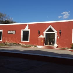 Auditorio y Biblioteca del Extelar La Aurora - Acceso desde el parque