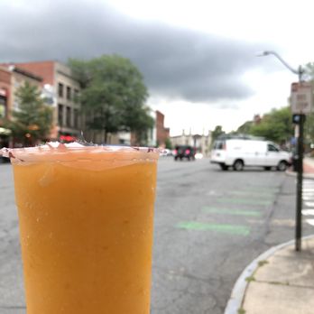 LimeRed Teahouse - Large Peach Smoothie with lychee pop - Cafes Near Me - Northampton, Massachusetts