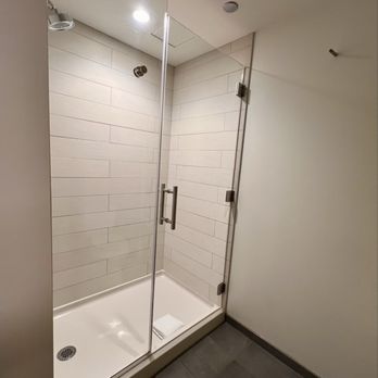 Aloft by Marriott Chicago Mag Mile - Shower - Hotels Near Me - Chicago, Illinois Aloft by Marriott Chicago Mag Mile - Shower - Hotels Near Me - Chicago, Illinois