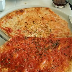 Lungolago 64 - MARGHERITA | € 6,60                                                                       je ta světlejší  MARINARA  € 5,10  je ta červená