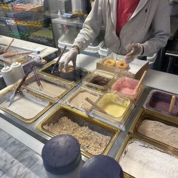 Duck Donuts - Lady making our donuts - Donuts Near Me - Las Vegas, Nevada