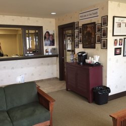Smiles of Chesterton - Dr. Arnold reception area