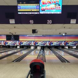 Woodleaf Lanes - Bowls