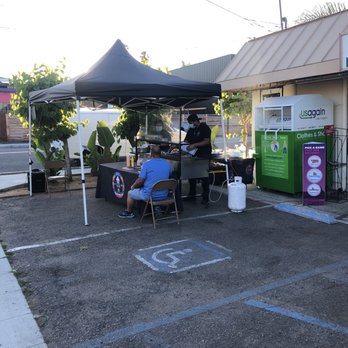 Pepes Tacos - Set up to eat your tacos there or to go - Tacos Near Me - San Diego, California Pepes Tacos - Set up to eat your tacos there or to go - Tacos Near Me - San Diego, California