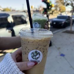 Pressed + Flower - cinnamon roll latte