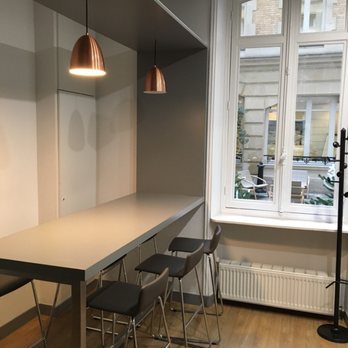 Regus - Break area bar table - Shared Office Spaces Near Me - Paris, 75