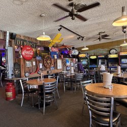 Fast Eddie's MOAB - Inside dining area